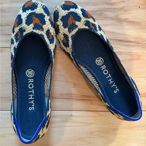 Rothy's Women's Flats - Round Toe Retired Adorable Leopard Print size 8